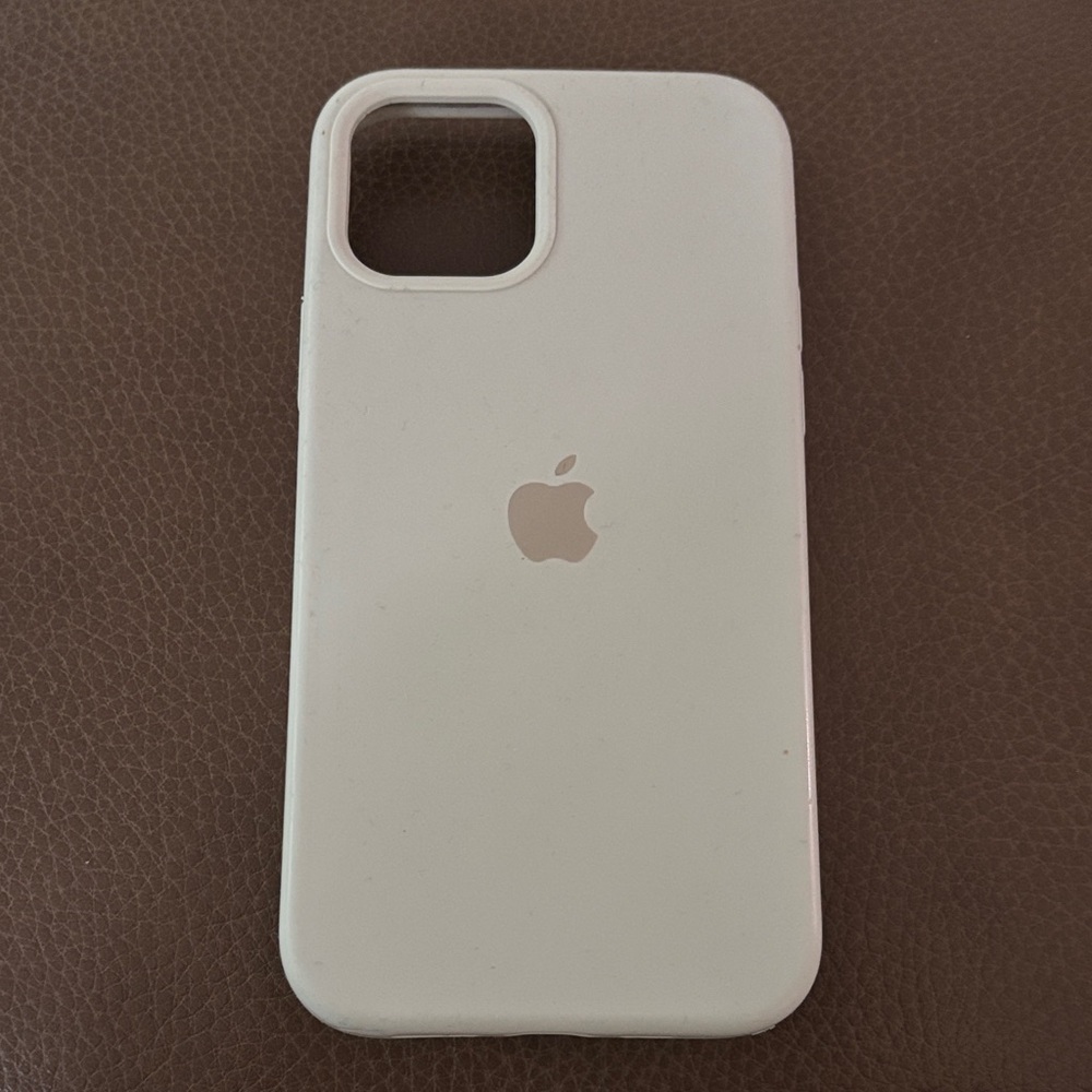 Apple Off-White Silicone iPhone Case